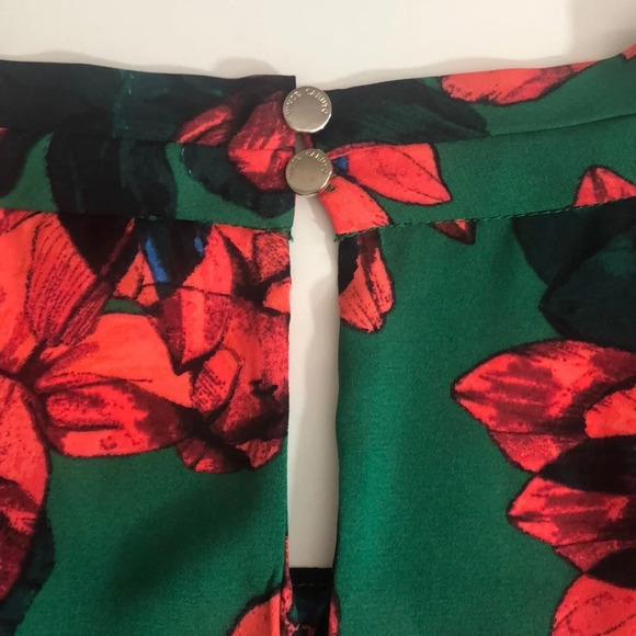 Vince Camuto Floral High/Low Sleeveless Blouse Medium - Picture 9 of 9